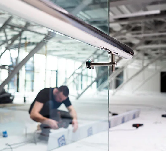 Dunedin, FL highly skilled glass repair technicians
